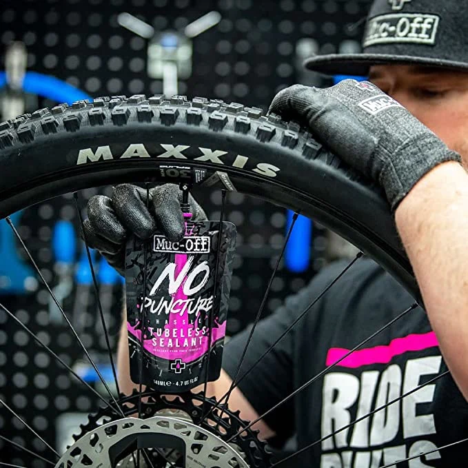 Muc-Off No Punctures Hassle Tubeless Sealant - Image 2